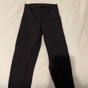 Lululemon cropped wunder under 19”